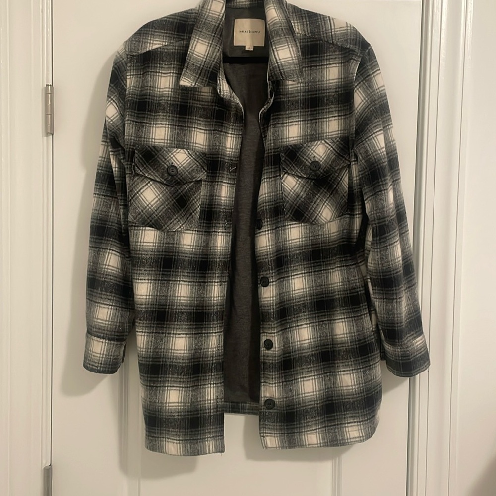 Size L women’s flannel/plaid jacket